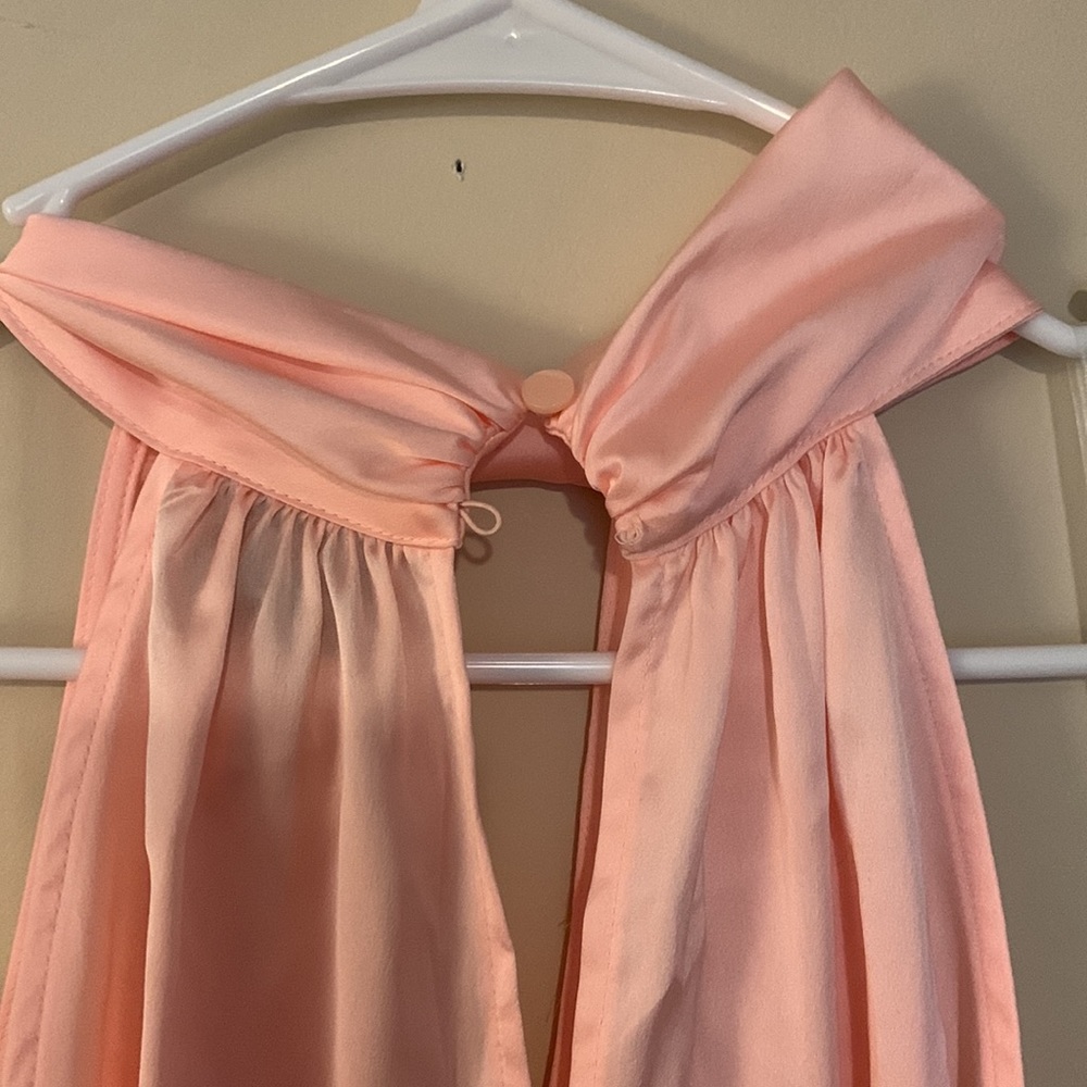 Keyhole halter top - Picture 3 of 4